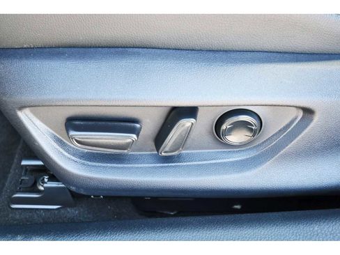 Used 2025 Toyota Camry XLE image 27