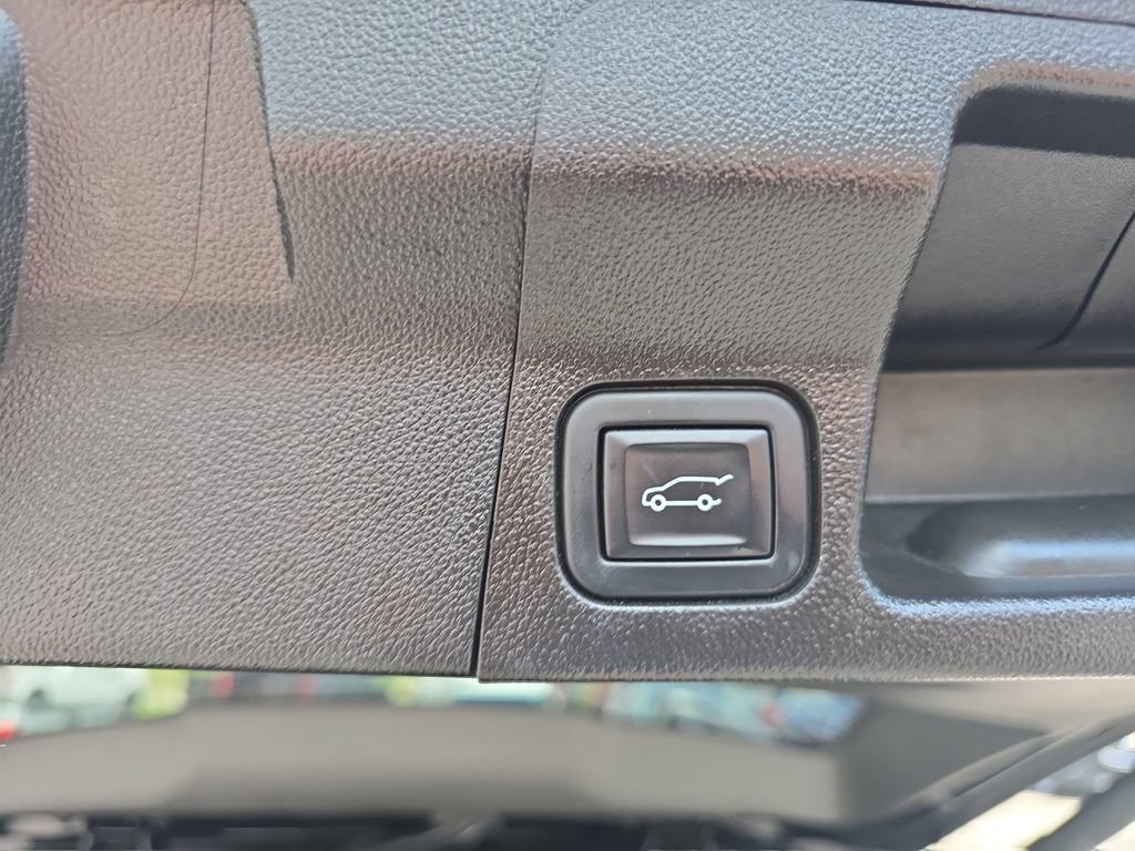 Used 2023 GMC Acadia SLT w/ Elevation Edition AWD/4WD image 15