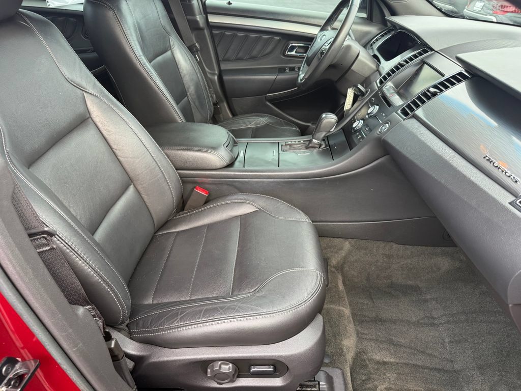 Used 2014 Ford Taurus SEL w/ Equipment Group 201A FWD image 17