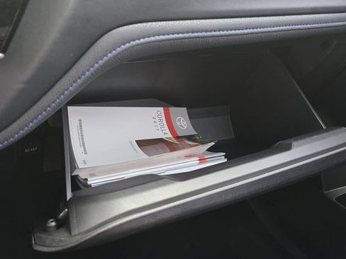 Used 2017 Toyota Corolla SE w/ Carpet Mat Package (TMS) FWD image 29