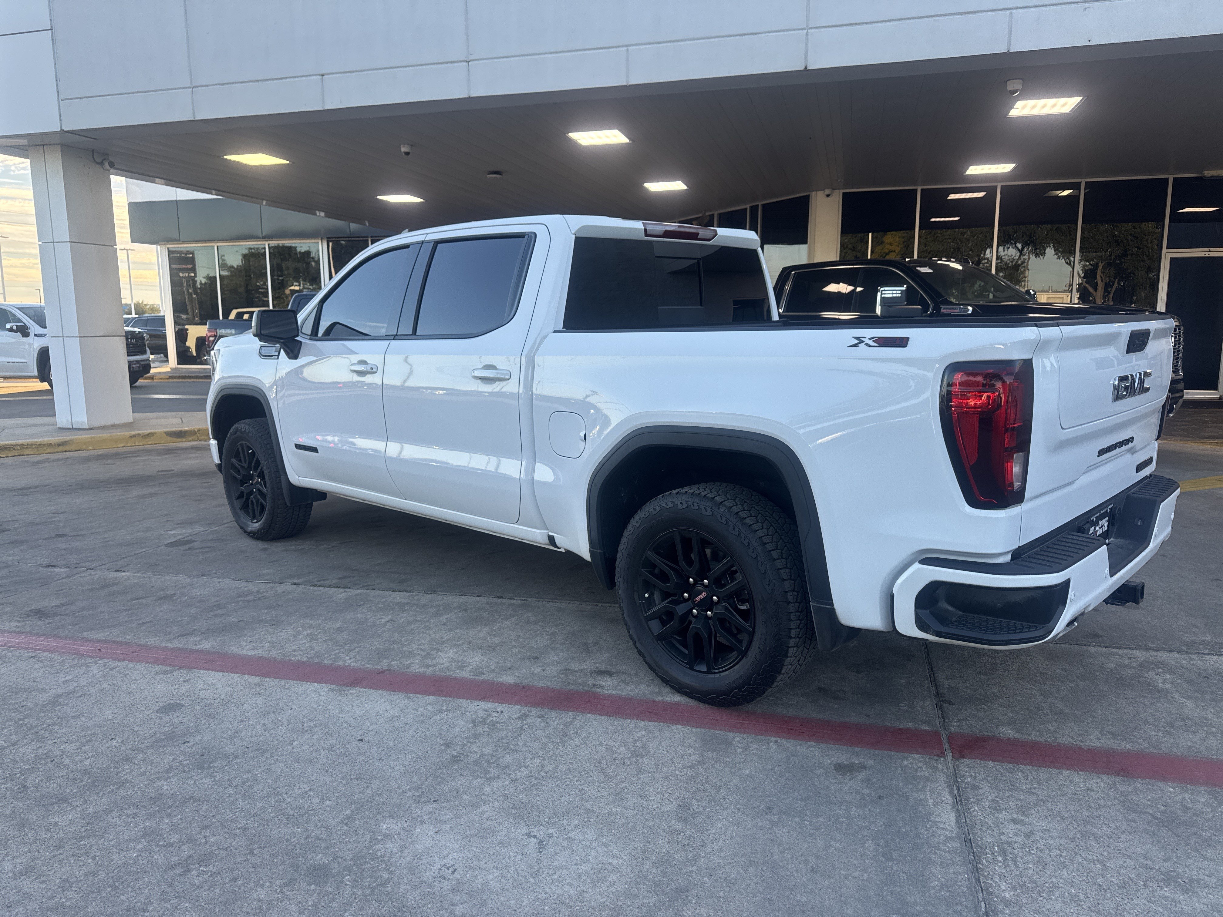 Used 2026 GMC Sierra 1500 Elevation w/ Elevation Premium Package AWD/4WD image 12