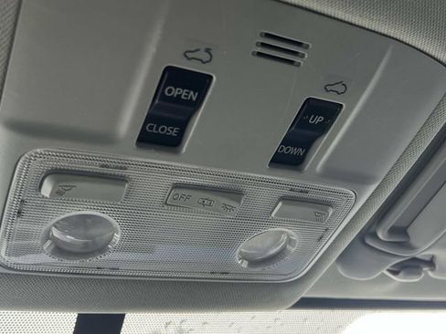 Used 2015 Toyota RAV4 XLE FWD image 29