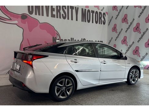 Used 2019 Toyota Prius XLE image 6