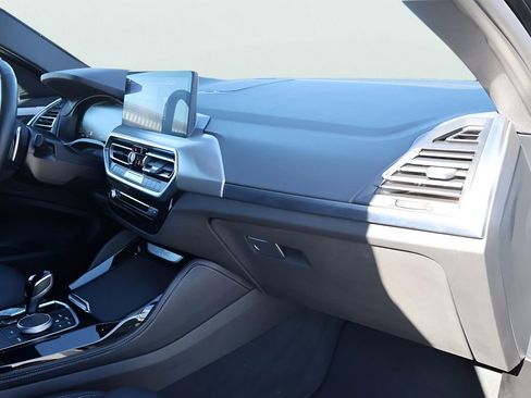 Used 2025 BMW X4 xDrive30i image 11