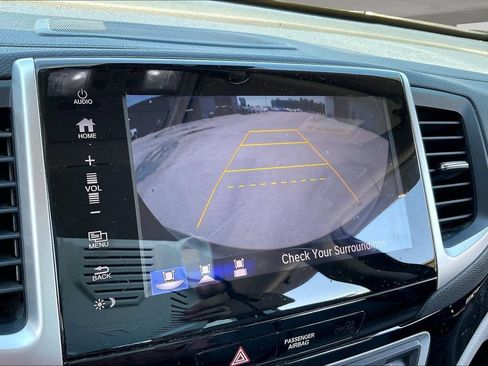 Used 2017 Honda Pilot Touring image 14