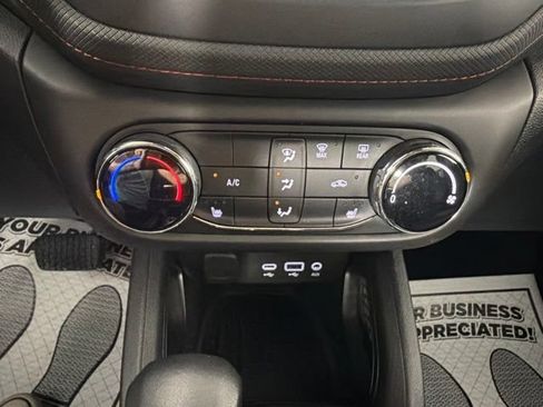 Used 2022 Chevrolet TrailBlazer RS AWD/4WD image 24