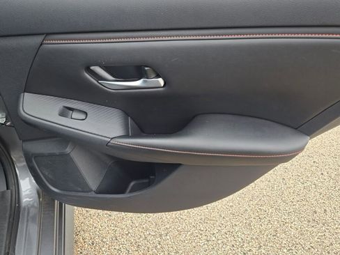 Used 2025 Nissan Sentra SR image 8