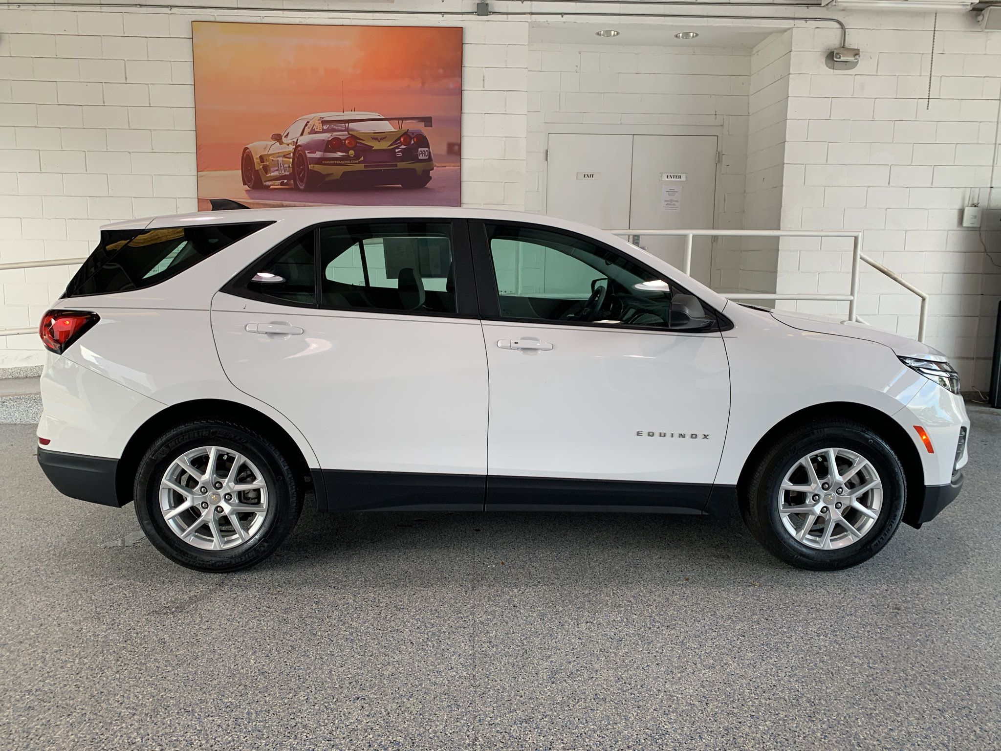 Used 2024 Chevrolet Equinox LS FWD image 11