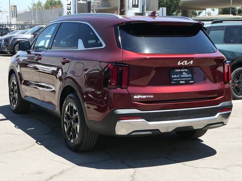 Used 2024 Kia Sorento S w/ Panoramic Sunroof Package FWD image 6