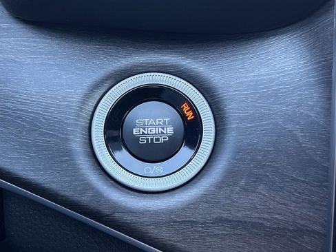 New 2025 Jeep Grand Cherokee L Limited image 11