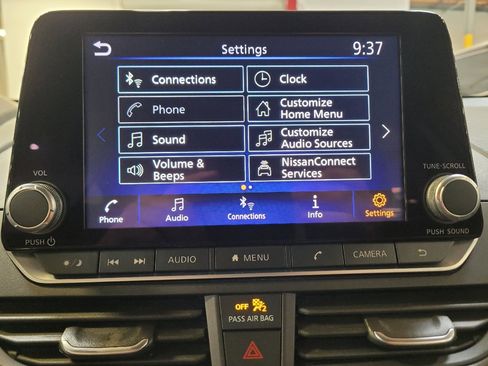 Used 2025 Nissan Altima 2.5 SV FWD image 25