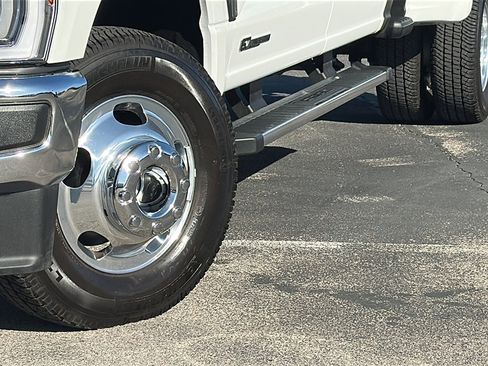 Used 2026 Ford F350 Lariat w/ Chrome Package image 3