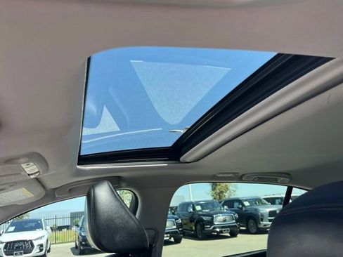 Used 2015 INFINITI Q50 w/ Moonroof Package RWD image 25