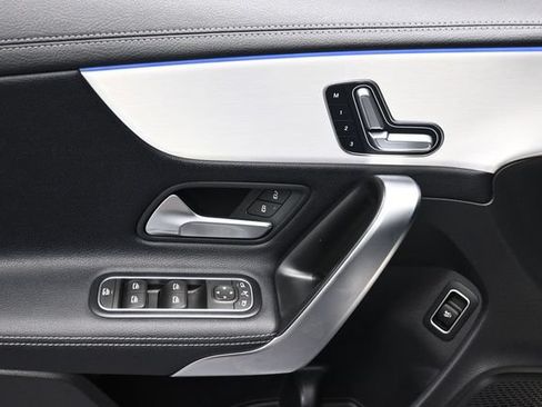 Used 2025 Mercedes-Benz CLA 250 4MATIC image 8