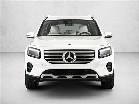 Used 2025 Mercedes-Benz GLB 250 image 2