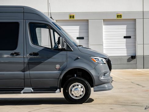 Used 2025 Mercedes-Benz Sprinter 3500 image 18