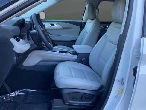 New 2026 Ford Explorer Active w/ Active Comfort Package AWD/4WD image 9