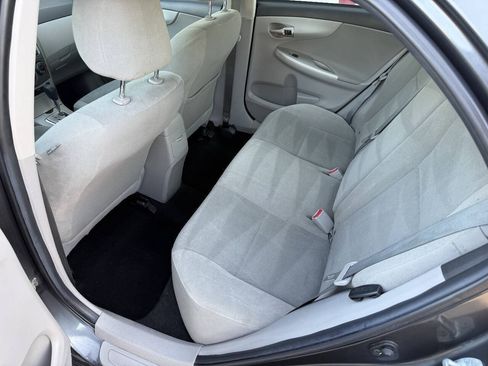 Used 2013 Toyota Corolla LE FWD image 35