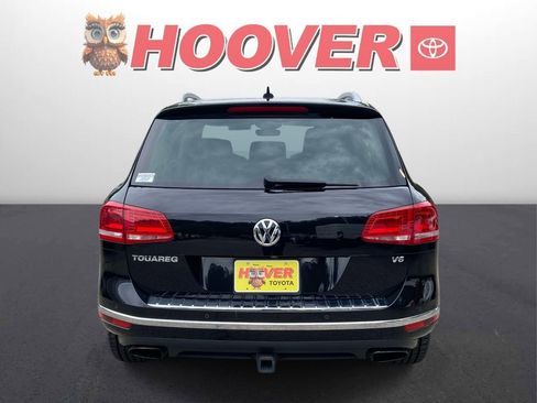 Used 2017 Volkswagen Touareg Sport AWD/4WD image 3