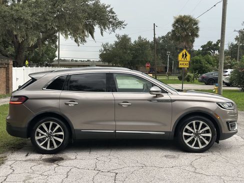 Used 2019 Lincoln Nautilus Select FWD image 6