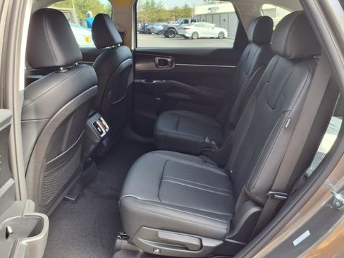 New 2026 Kia Sorento EX w/ EX Premium Package AWD/4WD image 4