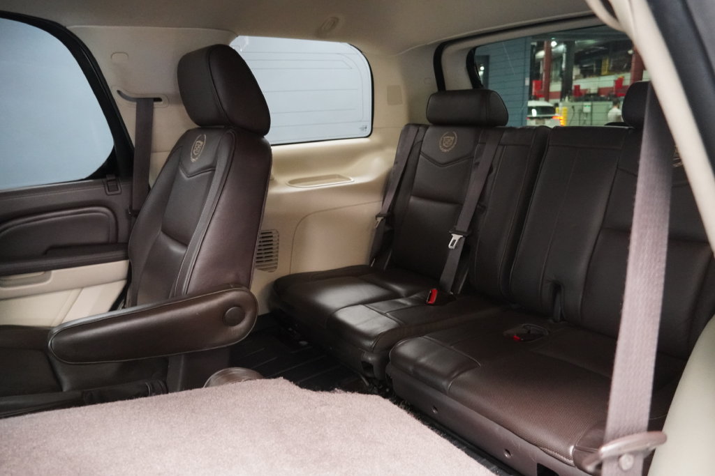 Certified 2014 Cadillac Escalade Platinum AWD/4WD image 23
