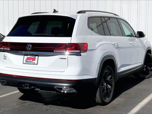 Used 2024 Volkswagen Atlas SE image 10