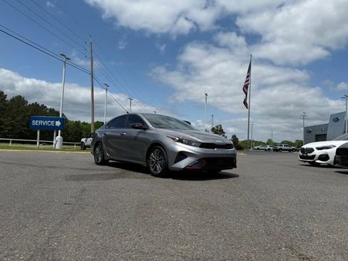 Used 2024 Kia Forte GT-Line w/ GT-Line Premium Package image 9