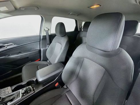 Used 2024 Kia Sportage LX FWD image 19