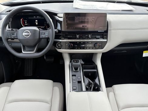 New 2026 Nissan Pathfinder SL image 12