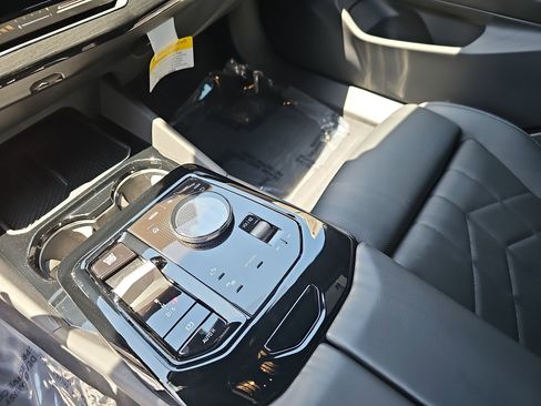 Certified 2026 BMW 530i w/ Premium Package RWD image 27