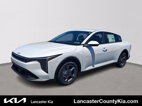 New 2026 Kia K4 FWD image 1