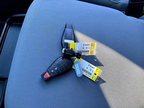 Used 2015 RAM 1500 Express image 29