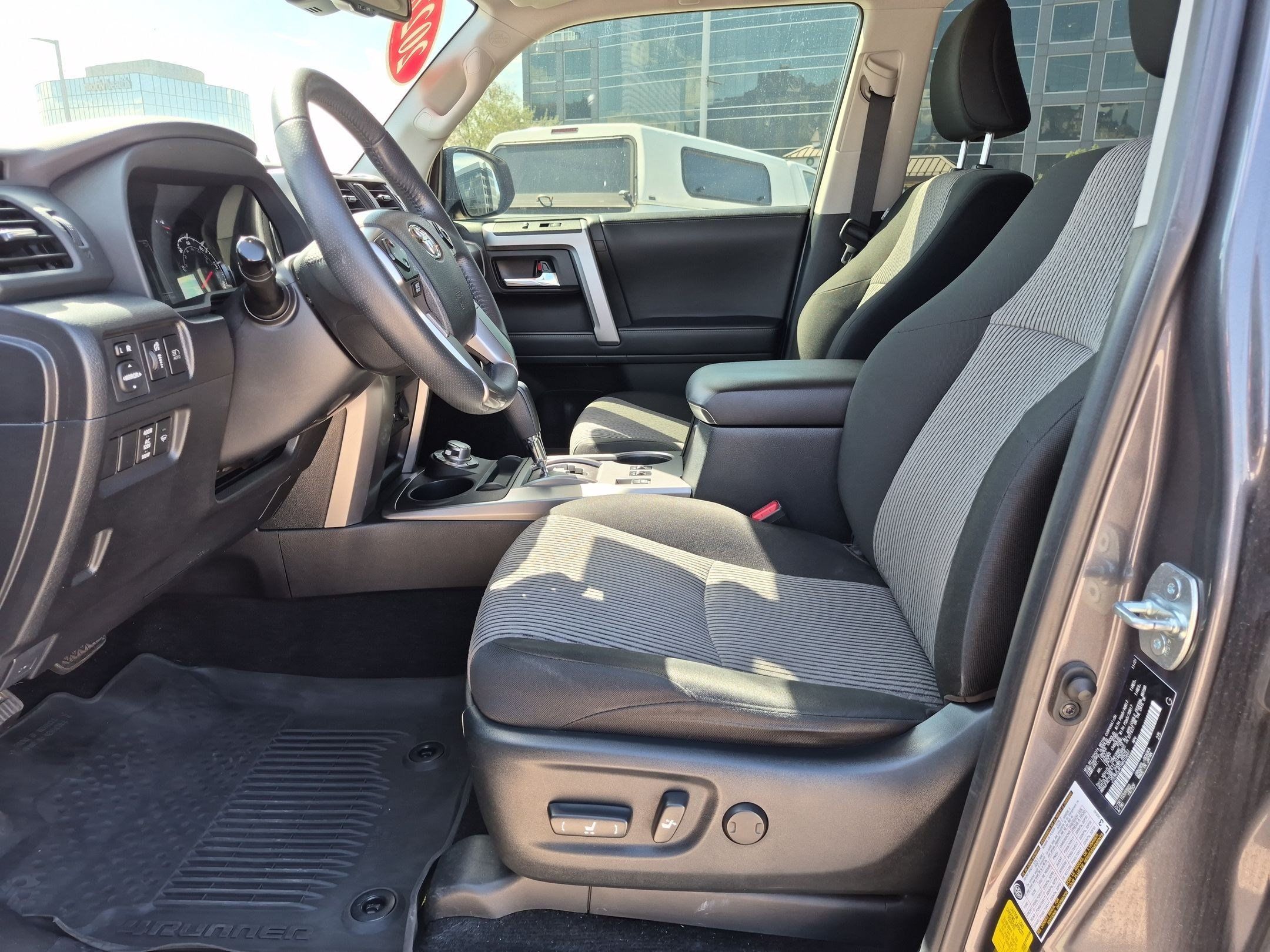 Used 2022 Toyota 4Runner SR5 AWD/4WD image 26