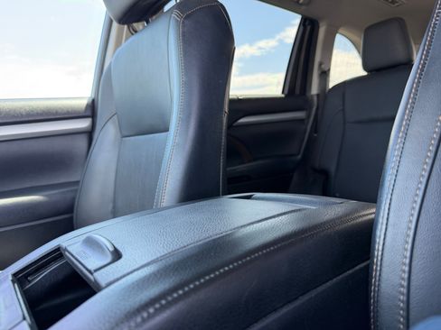 Used 2015 Toyota Highlander XLE AWD/4WD image 15