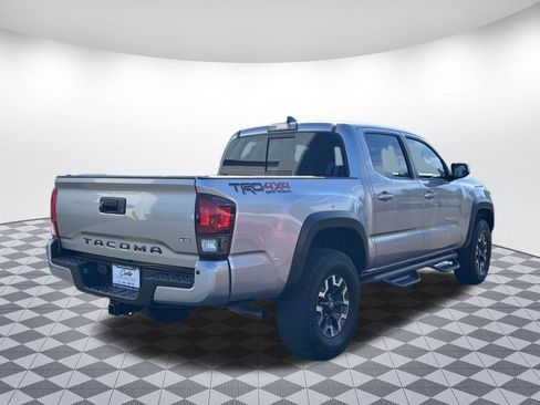 Used 2018 Toyota Tacoma TRD Off-Road w/ Technology Package AWD/4WD image 7