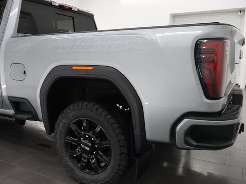 Used 2025 GMC Sierra 2500 AT4 w/ AT4 Premium Plus Package AWD/4WD image 39