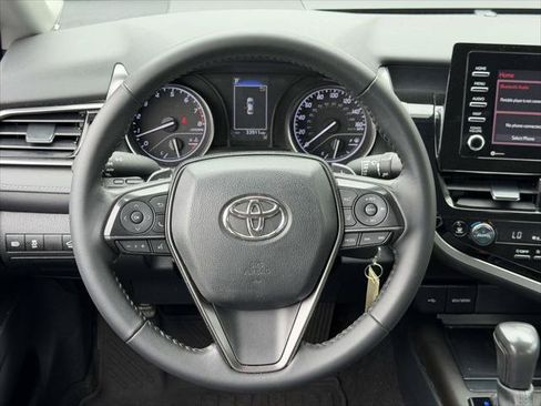 Used 2023 Toyota Camry SE FWD image 17