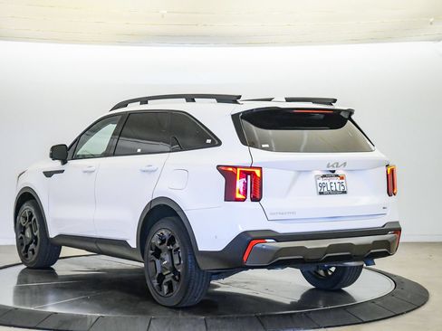 Used 2024 Kia Sorento SX AWD/4WD image 2