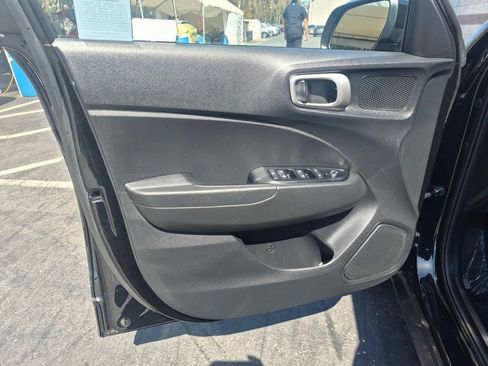 Used 2026 Hyundai Venue SE FWD image 9