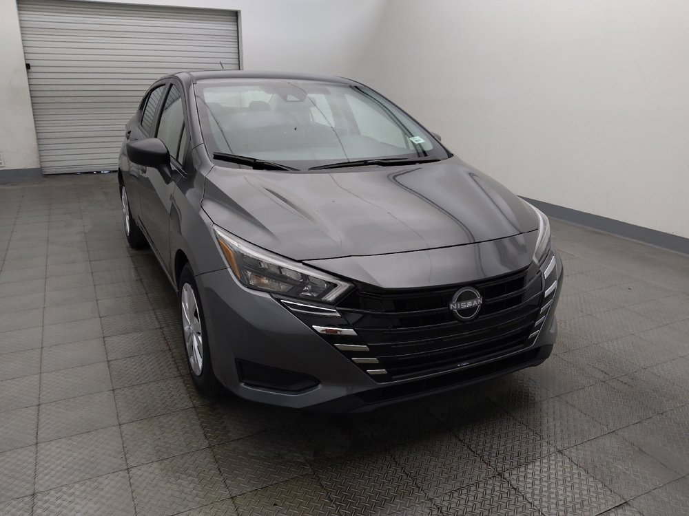 Used 2025 Nissan Versa S w/ Trunk Package FWD image 14