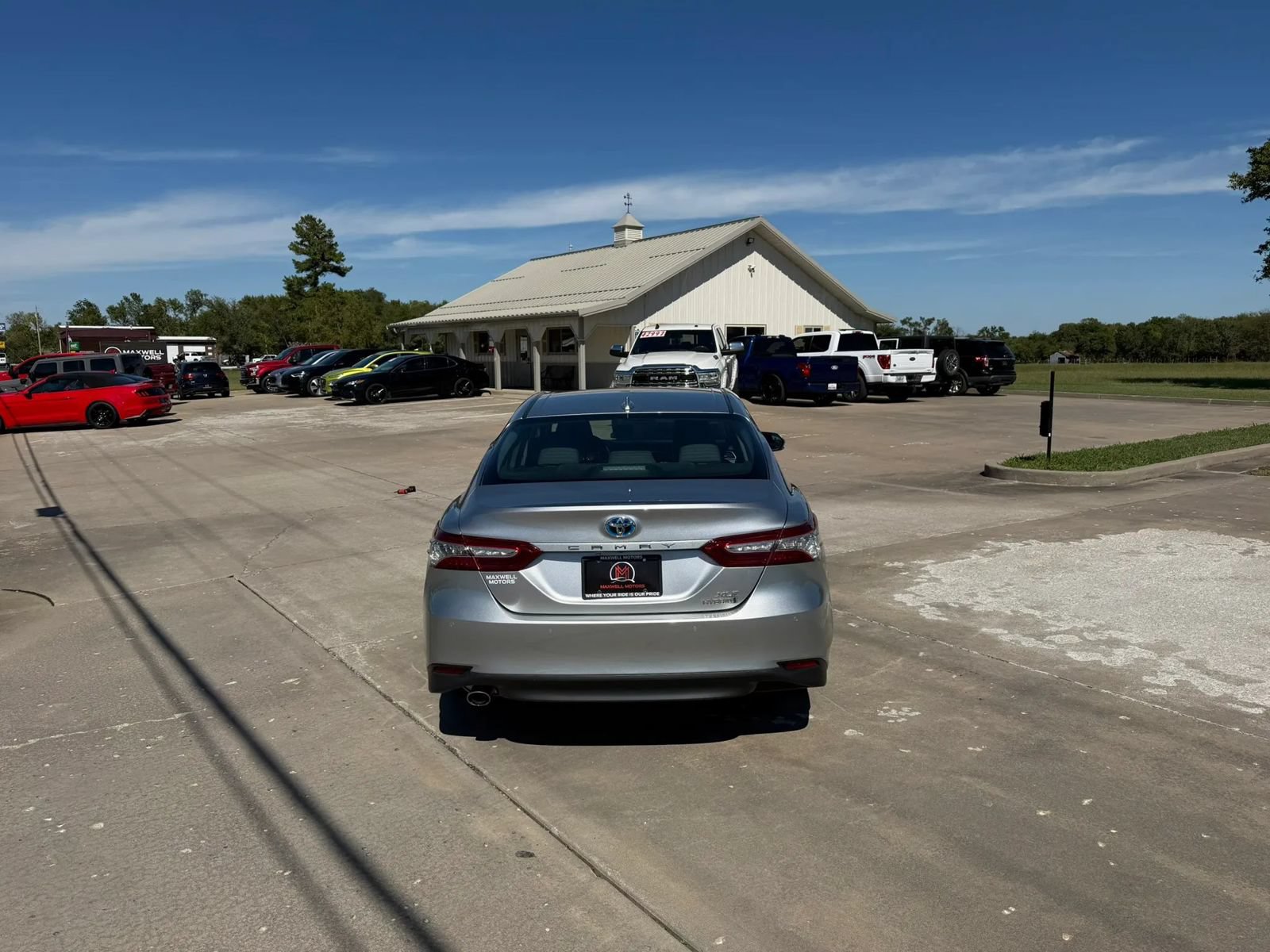 Used 2020 Toyota Camry XLE w/ Driver Assist Package FWD image 4