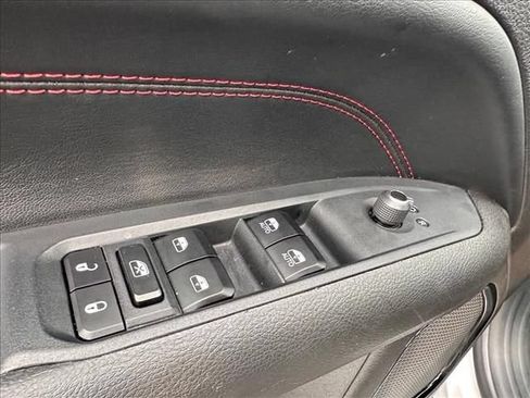 Used 2025 Jeep Compass Trailhawk AWD/4WD image 18