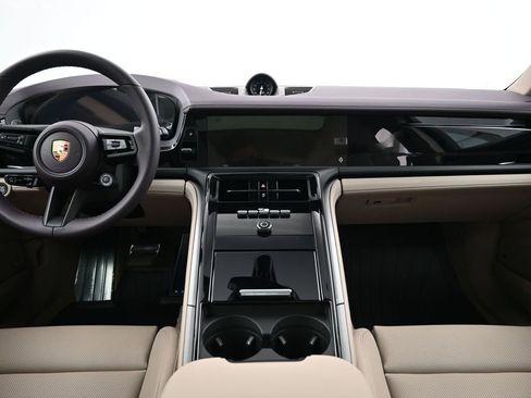 New 2026 Porsche Panamera 4 image 9