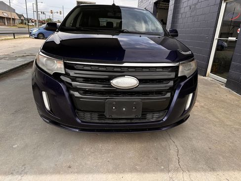 Used 2011 Ford Edge Sport w/ Driver Entry Pkg image 3