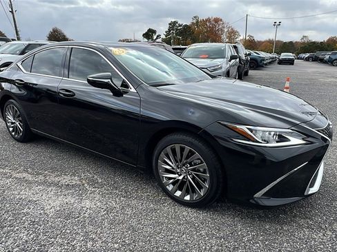 Used 2025 Lexus ES 300h w/ Luxury Package image 3