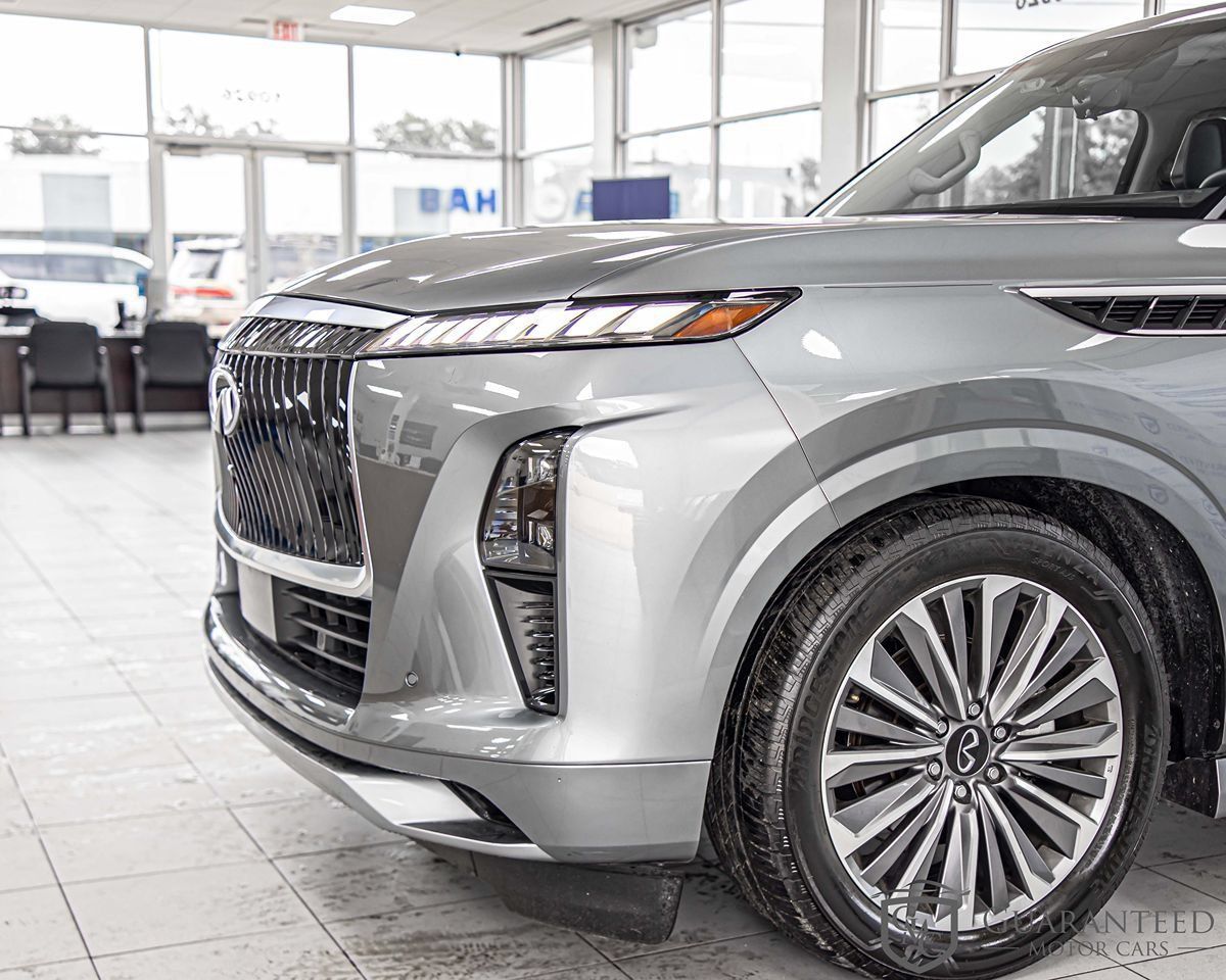 Used 2025 INFINITI QX80 Sensory AWD/4WD image 5