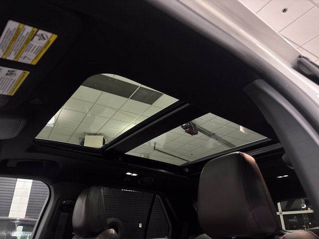 Used 2025 Ford Explorer Platinum w/ Ultimate Package AWD/4WD image 39