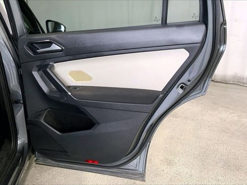 Used 2018 Volkswagen Tiguan S FWD image 23