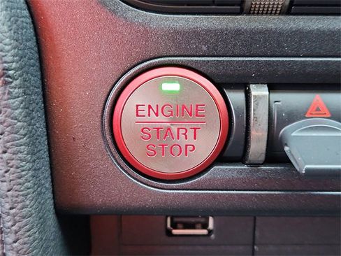 Used 2022 Ford Mustang Shelby GT500 w/ Technology Package image 17